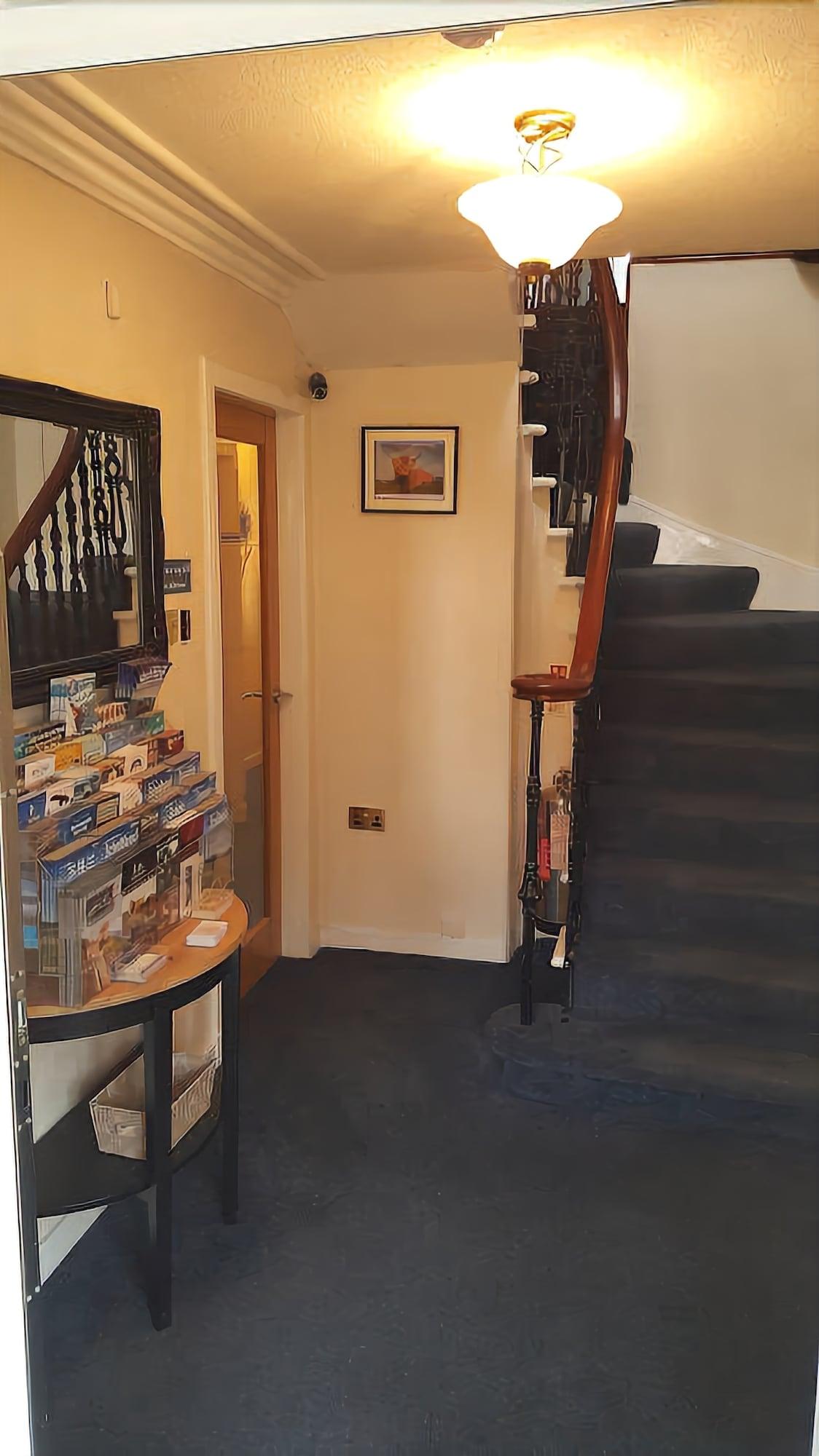 Oyo Inverour Guest House Gairlochy Экстерьер фото