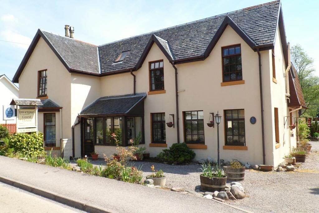 Oyo Inverour Guest House Gairlochy Экстерьер фото