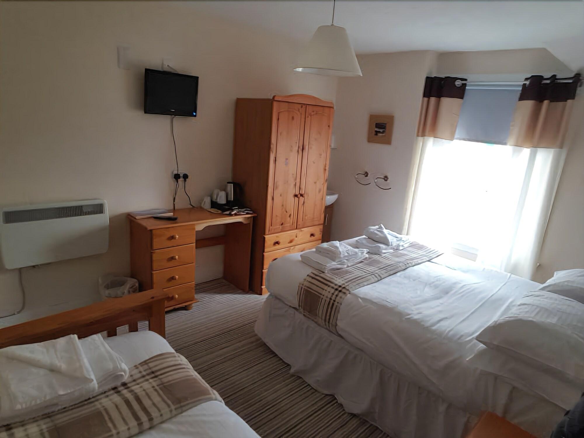 Oyo Inverour Guest House Gairlochy Экстерьер фото