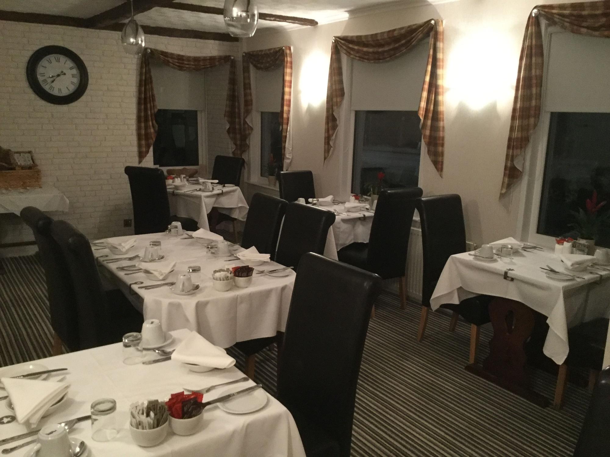 Oyo Inverour Guest House Gairlochy Экстерьер фото