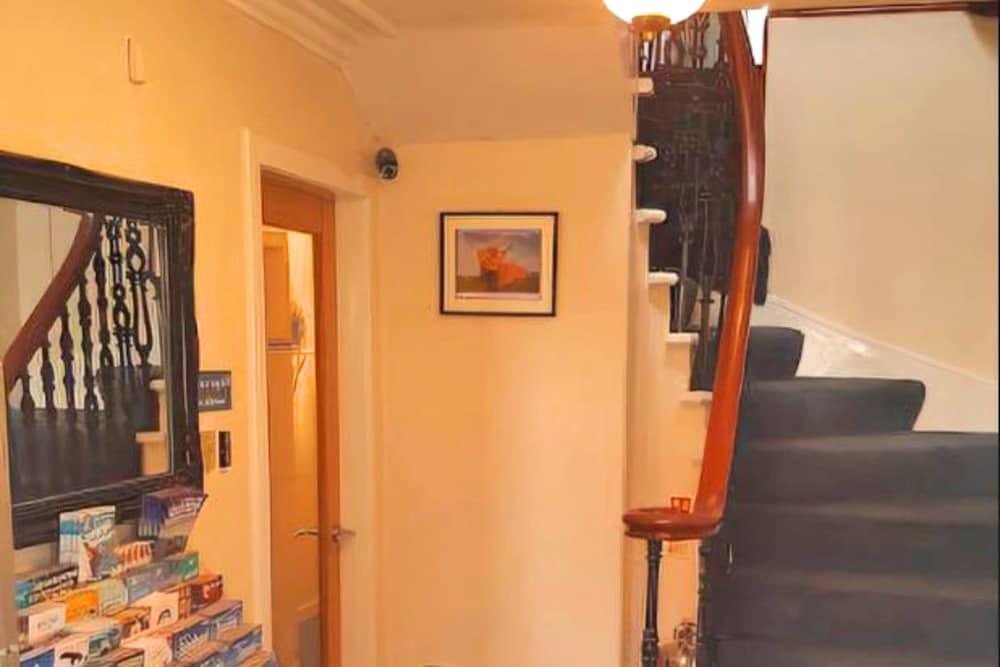Oyo Inverour Guest House Gairlochy Экстерьер фото